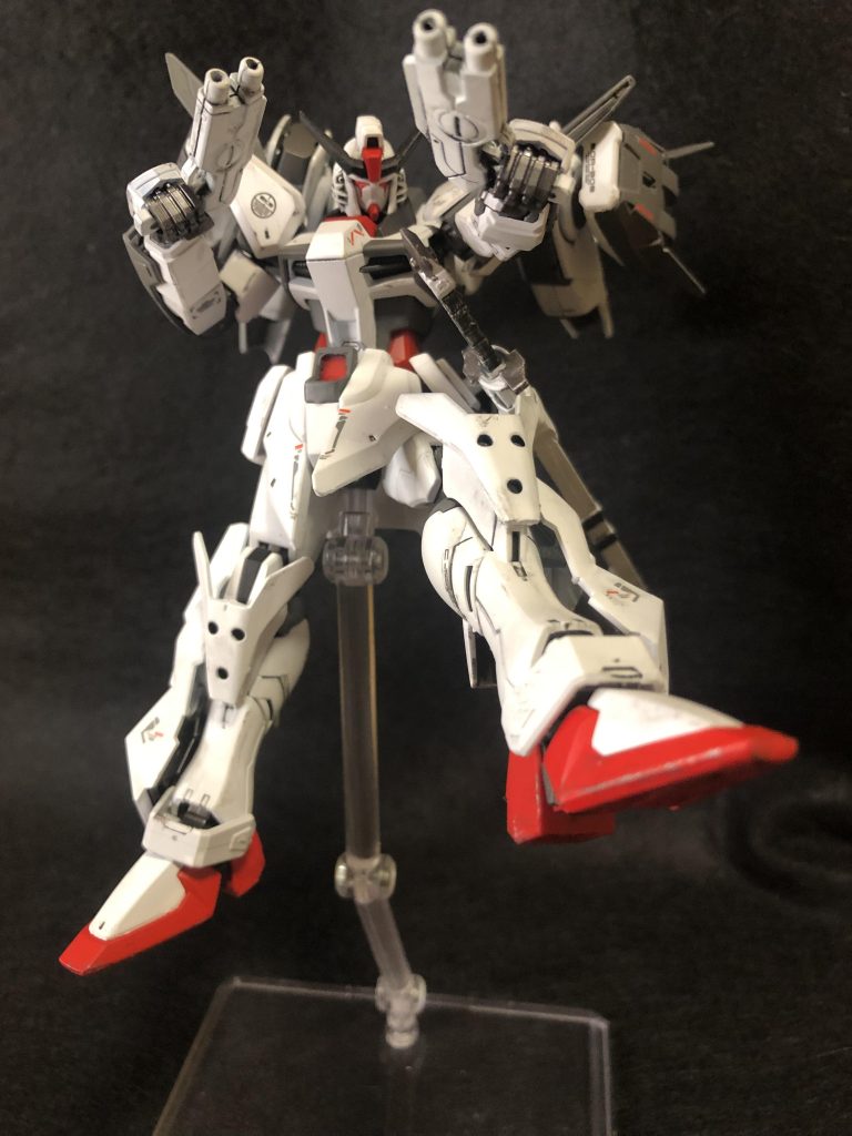 メイン武装となる2丁のハンドガン。通常のビームライフルよりも取り回しが良い。