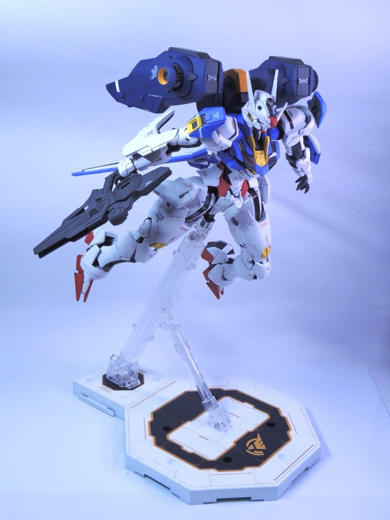 そして今回はホルダーをイメージした台座を製作しました!