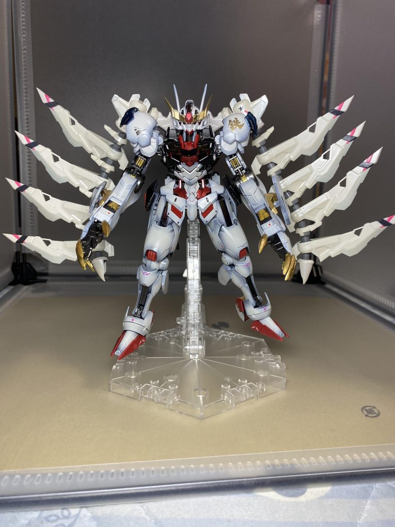 バックパックはこんなのも作って付けてみたした。