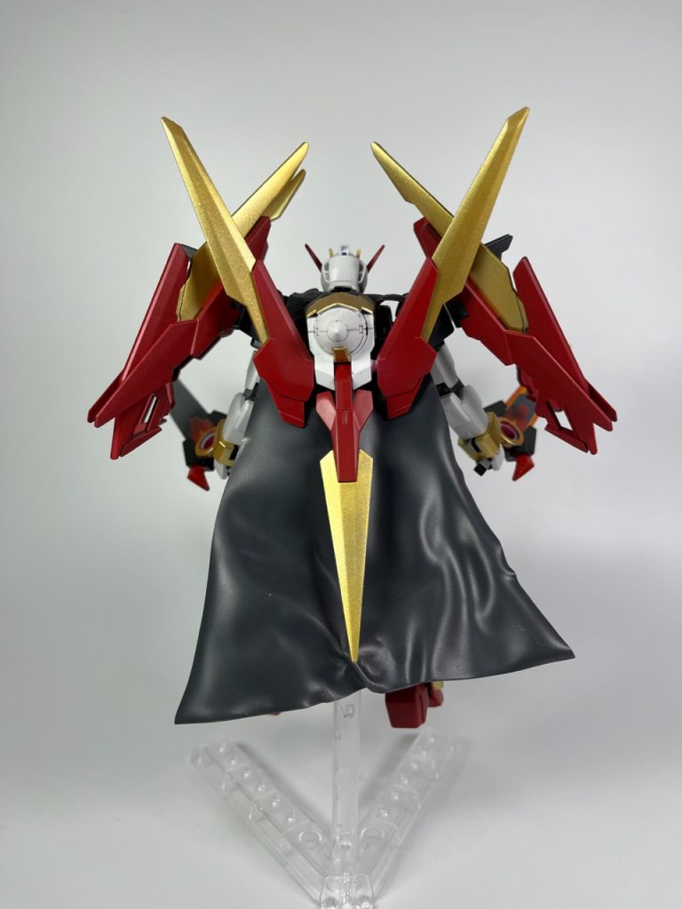 風になびくマント、、ゴールドかっこいい!!