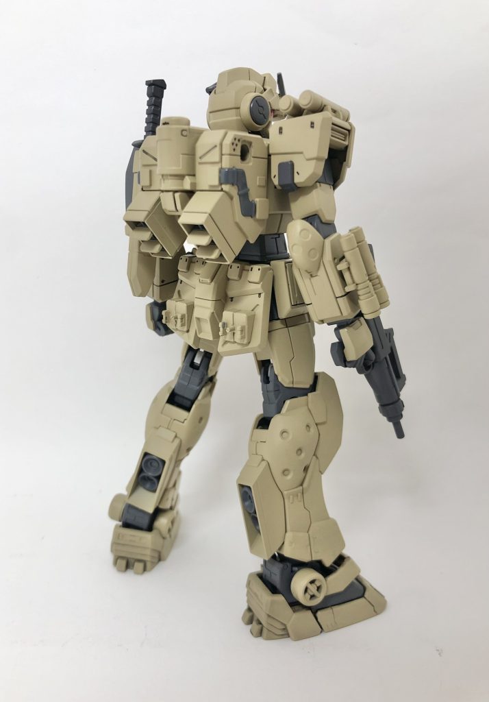 キット自体出来が非常にいいので、プロポーション改修などは一切していません。ミリタリーチックな配色がよく似合います。