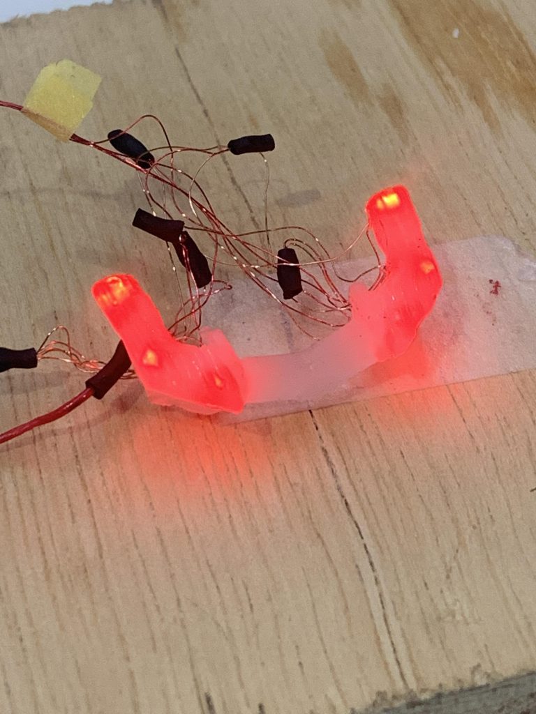 発光部は基本、メッキ部品をおゆまるで型取り→UVレジンで複製して光が透過するようにしてます。