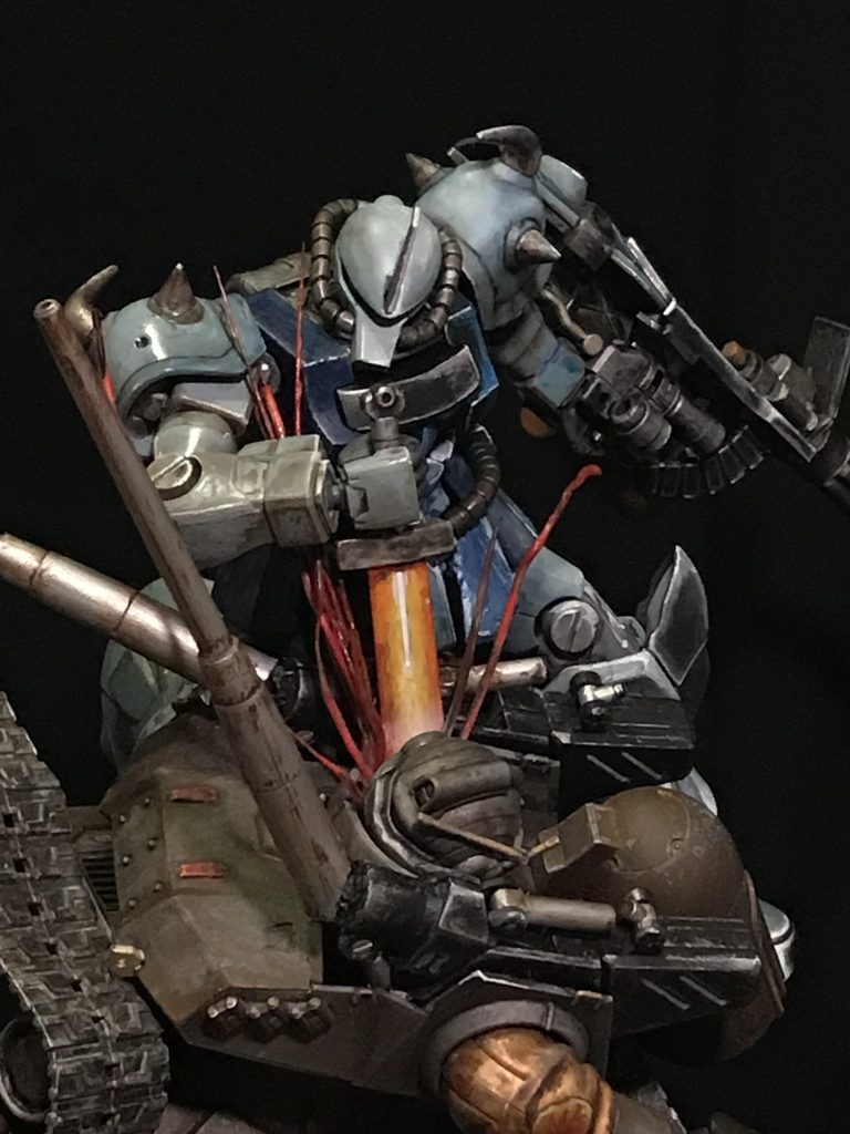 ちょっと別角度でヒートソードを押し込んで外側に引いている瞬間です。