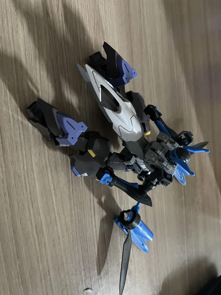 上半身を人型にして高軌道と高精度の両立を目指す「フロートマニューバ」