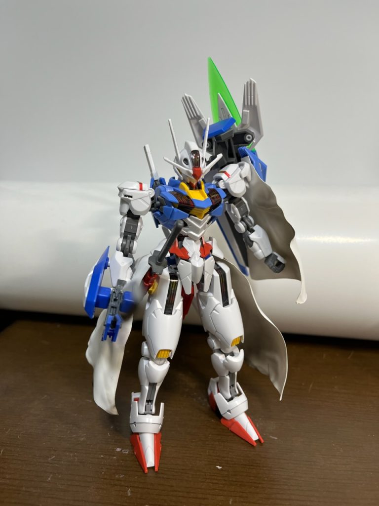 クアンタっぽく片側に寄せた方がかっこいいだろ！思った。肩マントが被ってしまって勿体無いので、試行錯誤中…