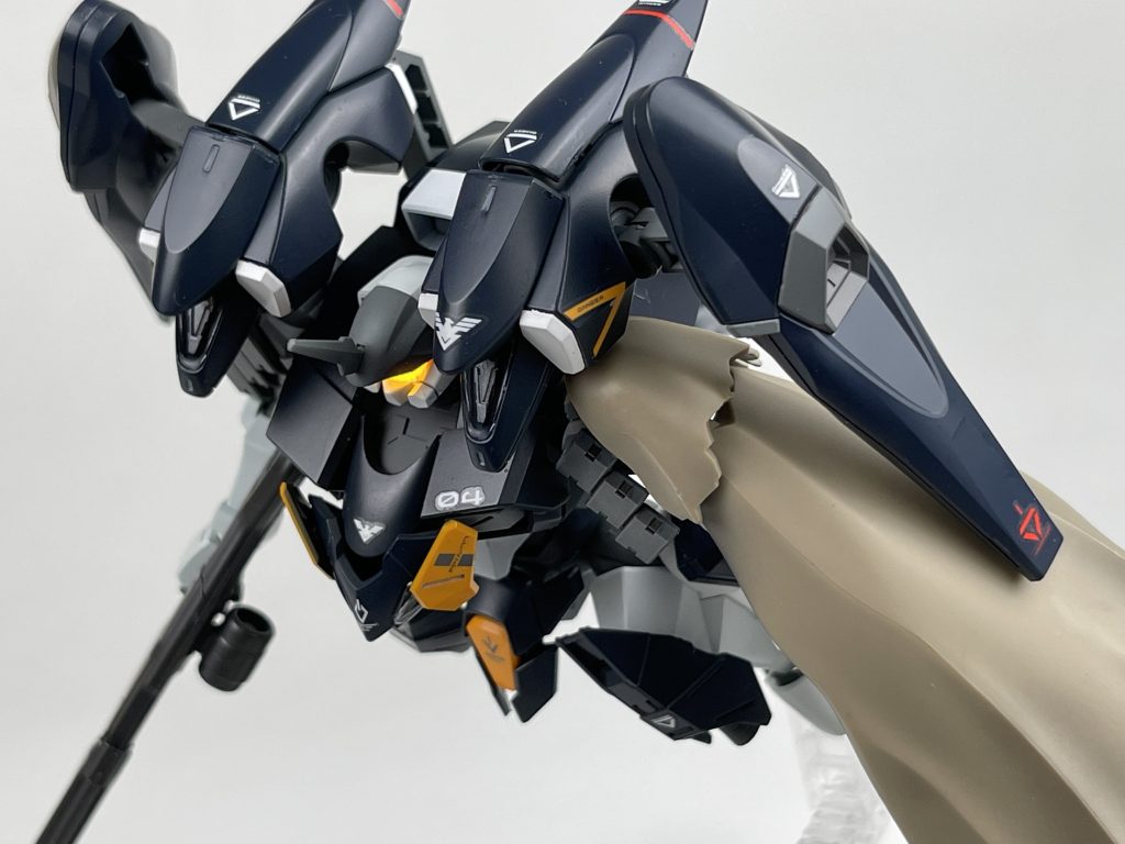 「今行くよ…スレッタ・マーキュリー」勝手ながら、こちらで言及しているツイートにインスパイアされてマントを装着するオプションを用意しました。エラン4号くんが生きてて助けに来るifは熱いなと…破壊されたかと思ったら復活した機体がマント羽織ってるのは何故かお約束なイメージありますよね。クロスボーンX-1、エクシアリペア、ロックマンゼロ（2）とか...