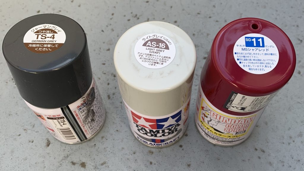 ランナーごとスプレー缶塗装しました