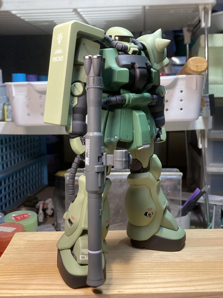 頭部パーツ上下分割部分でつめて目つきが悪くなるようにしています。