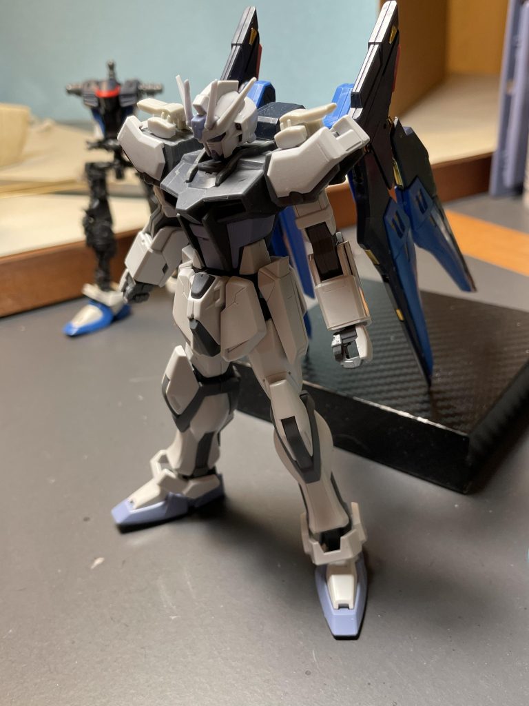 一番最初のバックパック案ありきたりでボツにしましたとさ笑