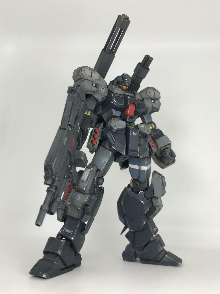 赤色が完全に乾燥していなかった為、半分くらい赤色が消し飛びまた塗り直しに…😨しかし近距離で吹いたせいで無塗装部分は 予想通り少し白化