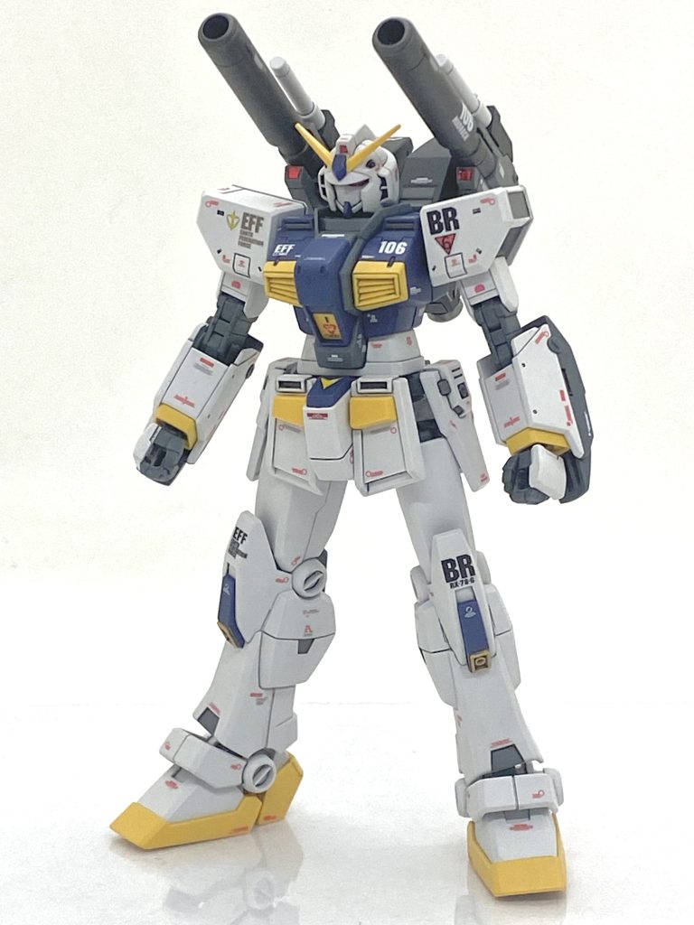 勿論、未完成状態時に出来る様に差し替えパーツもキチンと作っています。肩はガンダムフィックス風にデカールを貼っています。