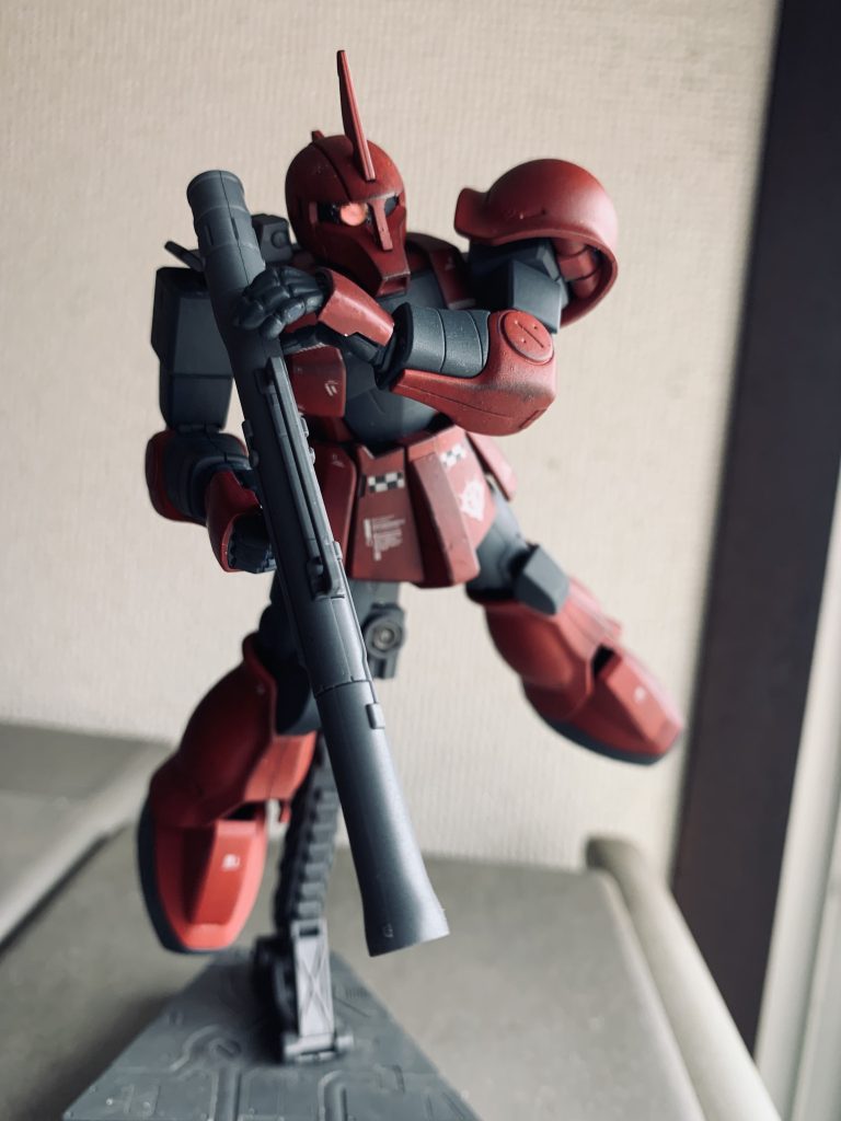 付属のザクバズーカはやっぱりポージングが決まっていいですね。