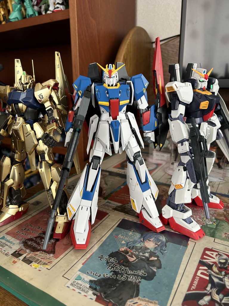 機動戦士Zガンダムより自分の好きなカミーユのZガンダム、エマ中尉のガンダムMk-Ⅱ、シャア…じゃなくてクワトロ大尉の百式を並べて。エゥーゴのエース3機揃い踏みで感無量です。ZガンダムはVer.Ka、ガンダムMk-Ⅱと百式はVer2.0です。