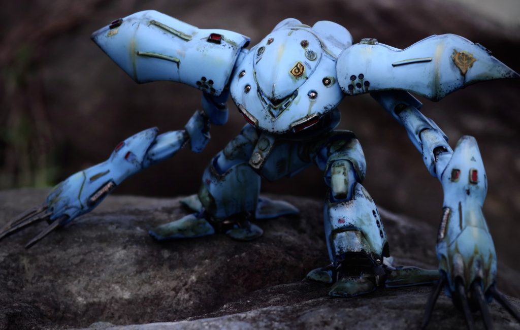 今回はゴールデンウィークに田舎に帰省していたので、庭で撮影ができる!と汚しに汚しまくりました☺️ガンプラ初の出張です笑