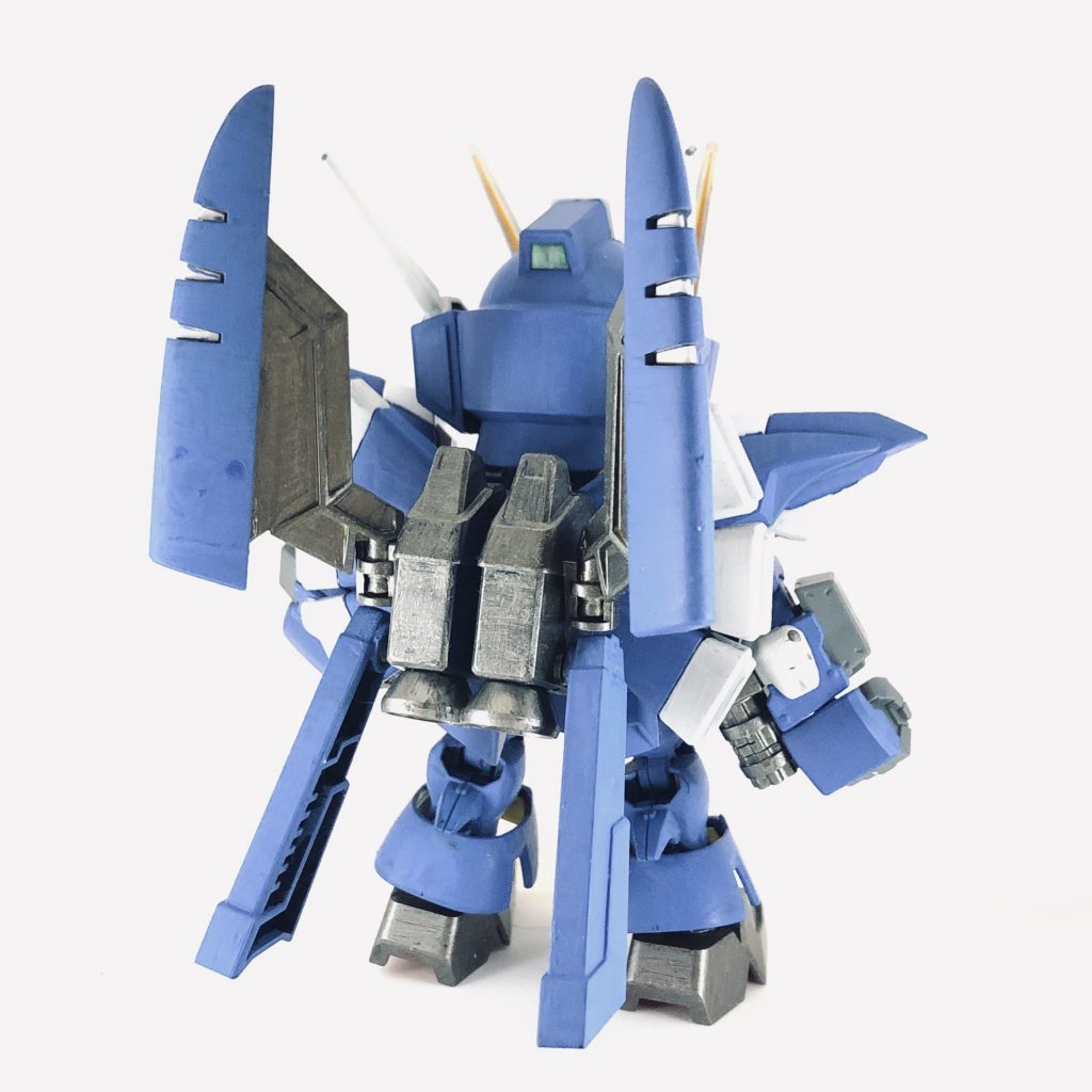 後ろ姿さーて次は何作ろうかな😽