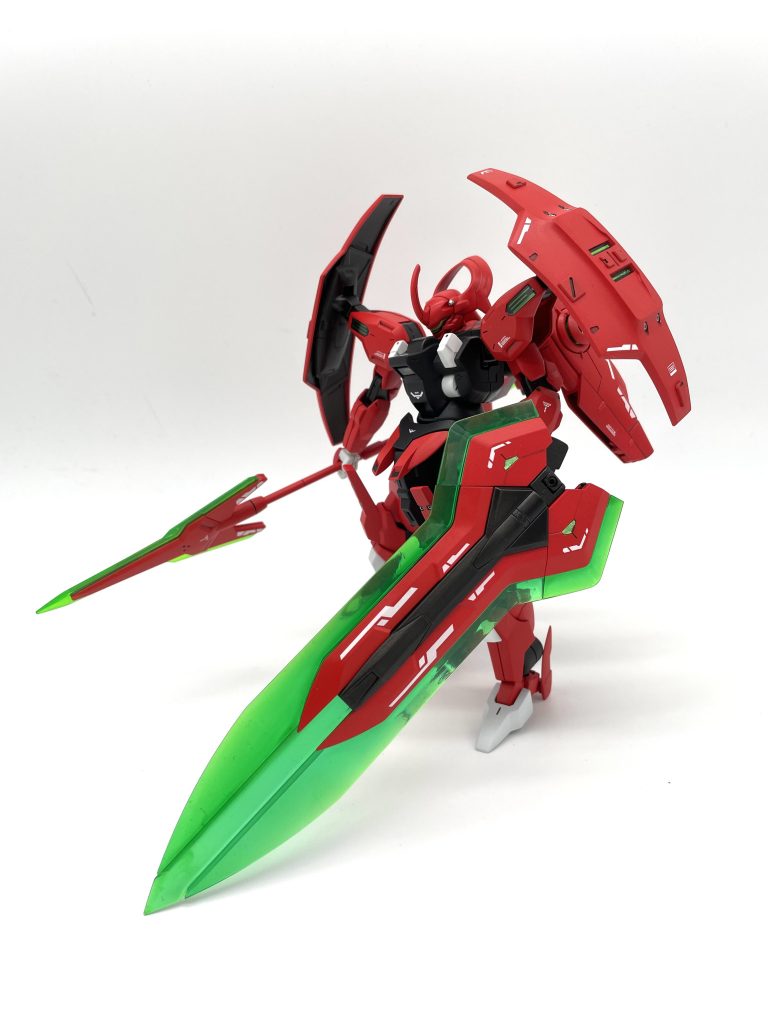 ビームライフル、ビームアックス、ビームウィングソードを一つに集約することで超大型のビームソードとなる。