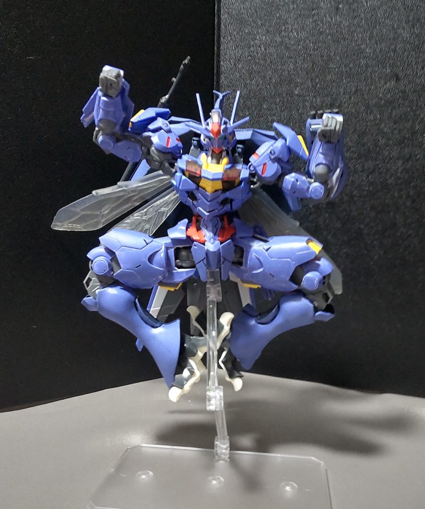 脚の移植は上手く行けてますので、可動範囲はオリジナルと変わらず、動かせます。