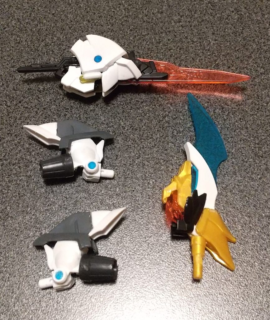 オプションパーツです。ストライクガンソードとエタニティブースターもガンプラバトル専用にチューンしました。エタニティソードはそのままです。