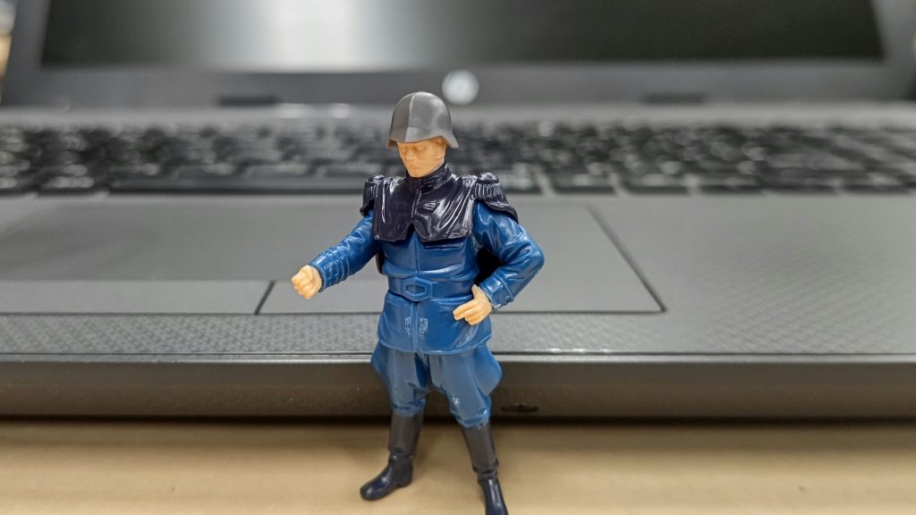 見てわかる人も多いと思いますが、もともとはザクヘッドのおまけ(違)のラルさんでした。