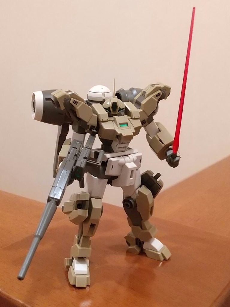 デミトレーナーやギャリゾンと比べると大幅に装甲が増強され、機動性や武装面も強化された事がよく分かりますね。