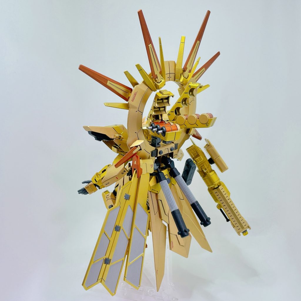 【ZEUSモード】ファンネルハッチ、ウイングを展開し、AGE-FXのCファンネルを装備した形態です!ユーゴーの円月刀を日輪に見立て、神々しさ増し増しな姿が堪りません(*´Д`*)