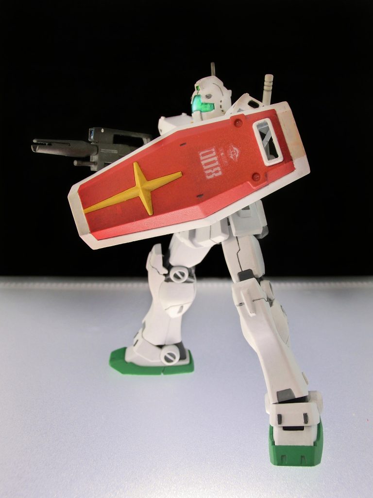 またこのキットにはマーキングデカールが付属していますので、そちらから一部使用しております過去に途中で放置していたものだったので制作に多少難儀しましたが、無事完成と相成りました