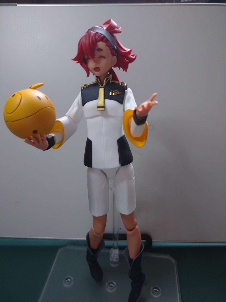 ハロの耳は分けあって片側しか動かなくなりました……