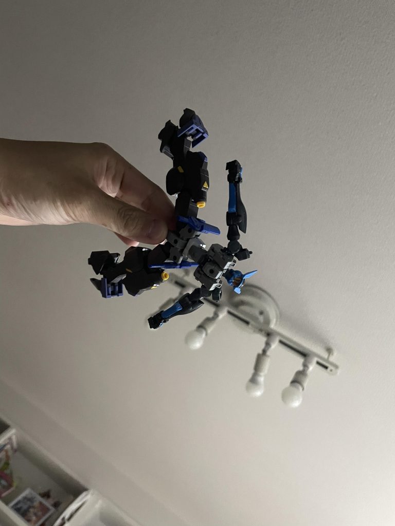 使用キットブレイヴ、エスポジット、キマリスヴィダール、モンテーロ機体名は上記の機体が主人公のライバルポジが多かったためライバルの読みを変え、ブレイヴのヴを残したかったのでブレイリヴァルに落ち着きました。