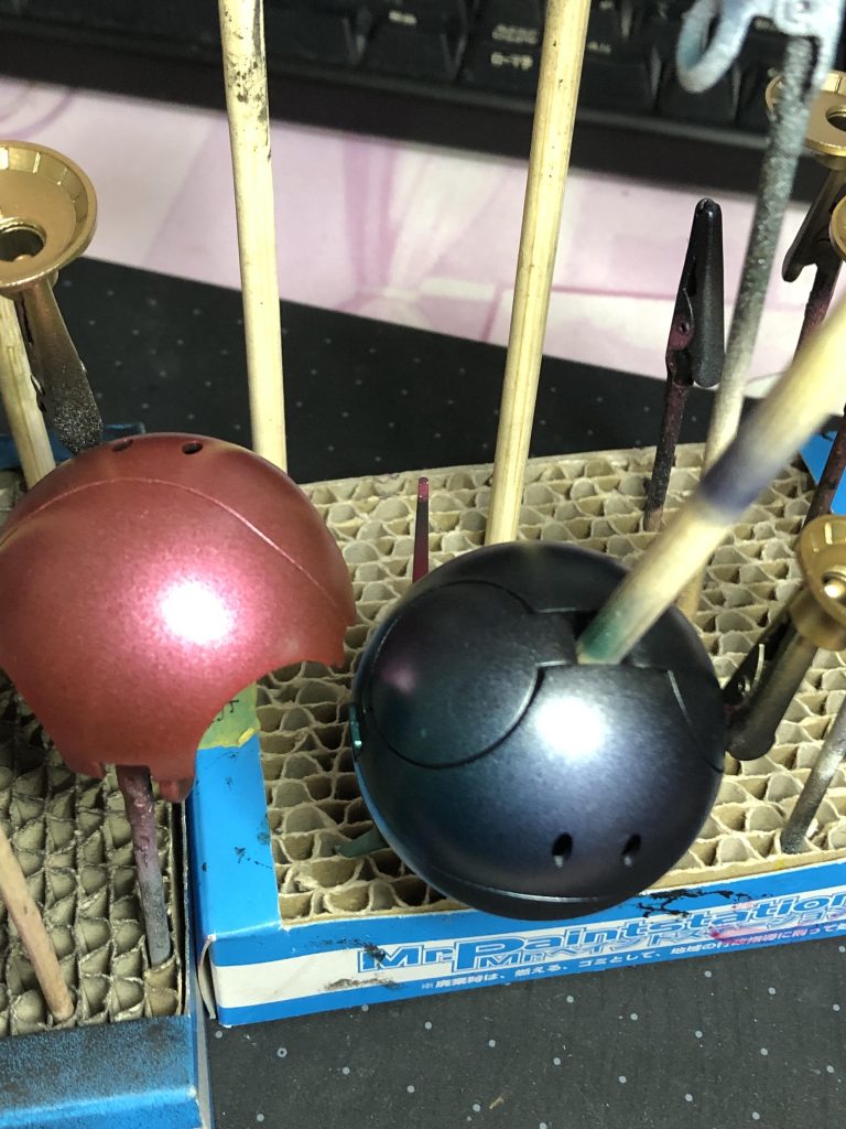 串刺しにして塗っています。ザクレロの方、全く写真撮っていませんでした。 