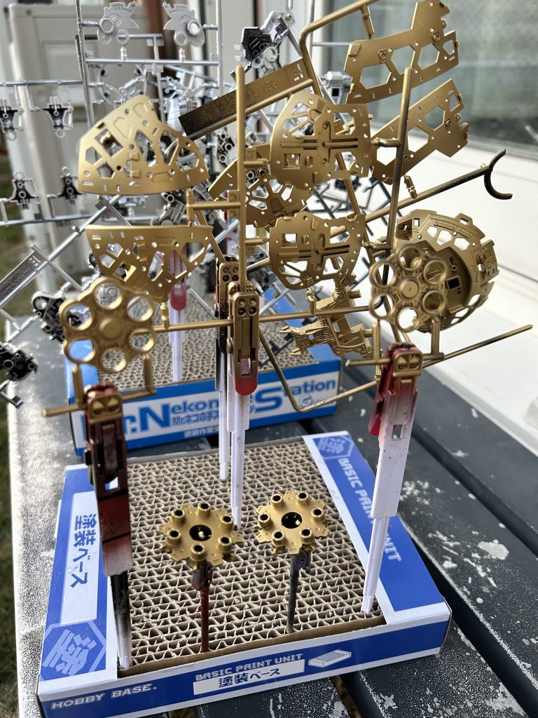 Mr.メタルカラーのブラス。希望通りの金色でした。