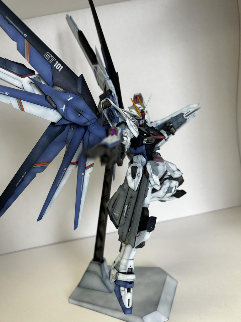 MG  フリーダムガンダム2.0–2枚目/制作者：リディ