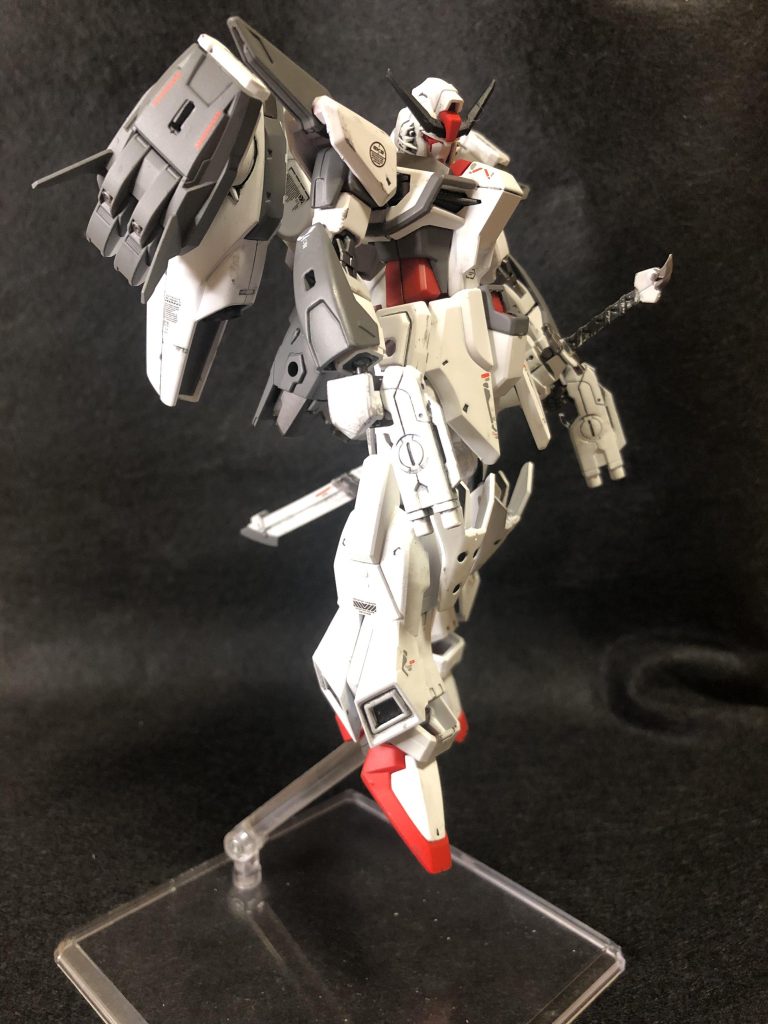 基本的な戦闘スタイルはスピードにものを言わせたヒットアンドアウェイ。