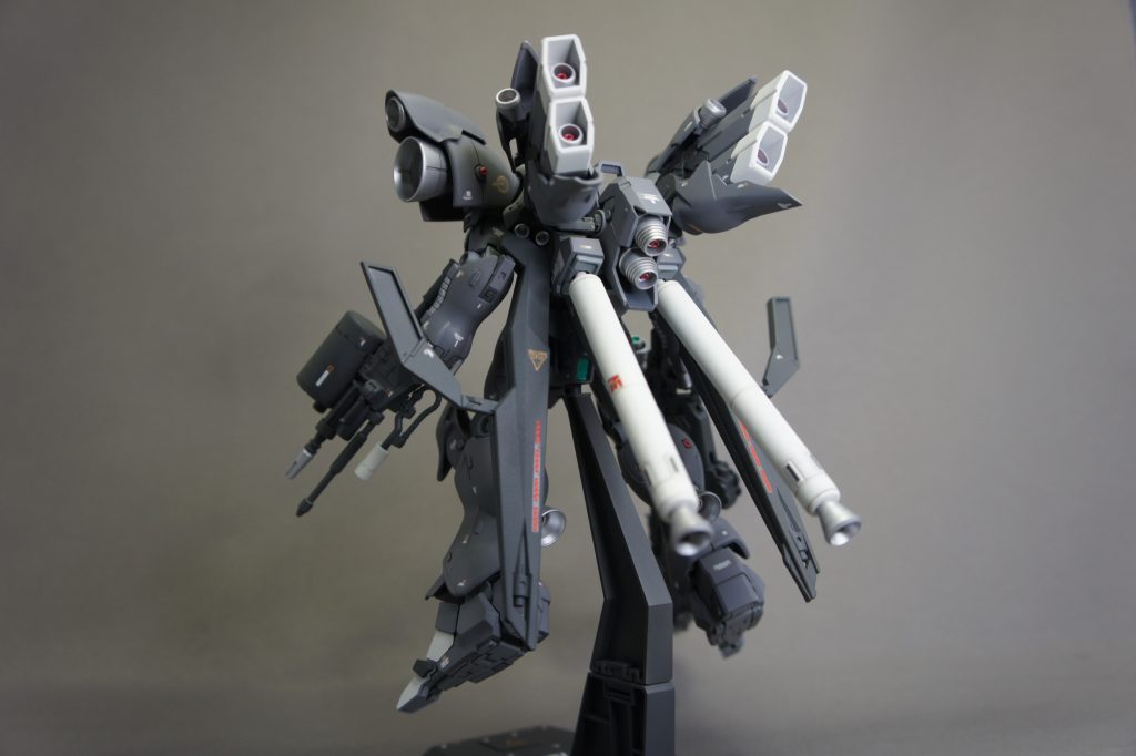 高機動を意識してバーニアの数をてんこ盛りにしています。全部で27個ついております笑