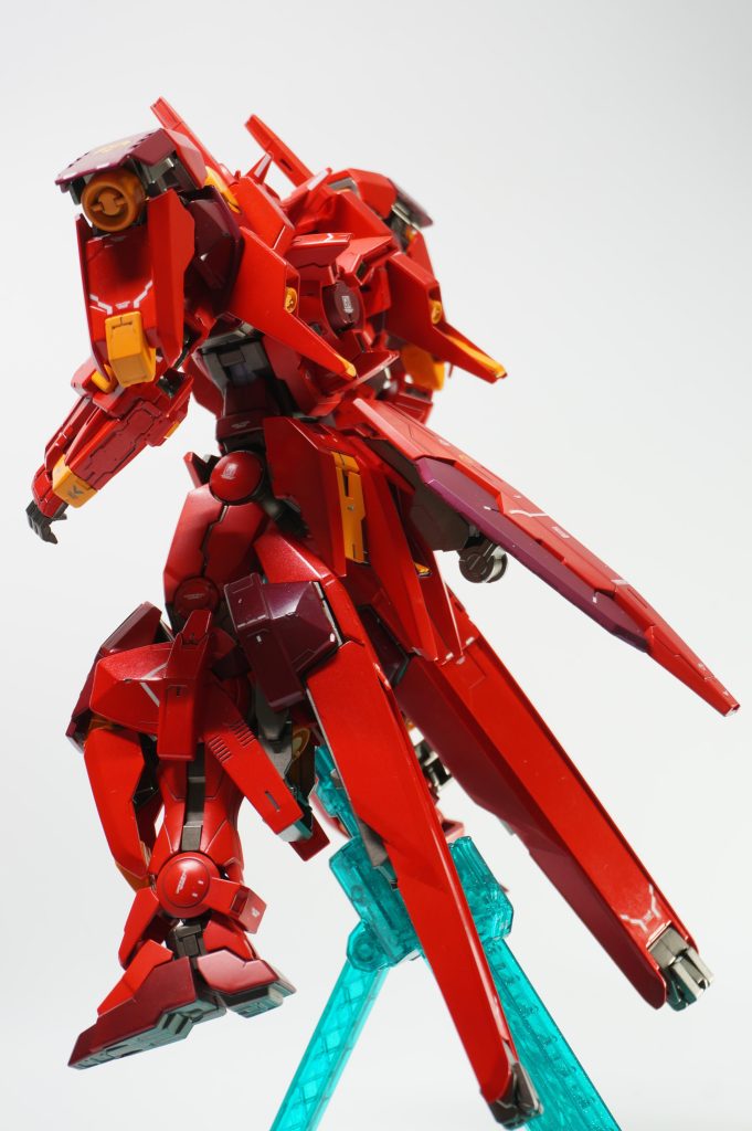 後ろもイカツイ、まるで、フリーザの第二形態のようだ！