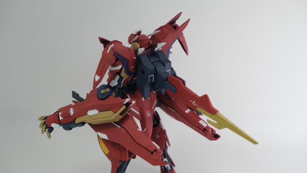 カラーリングはビルドダイバーズに登場したデュビアスアルケーガンダムを参考にしてます。