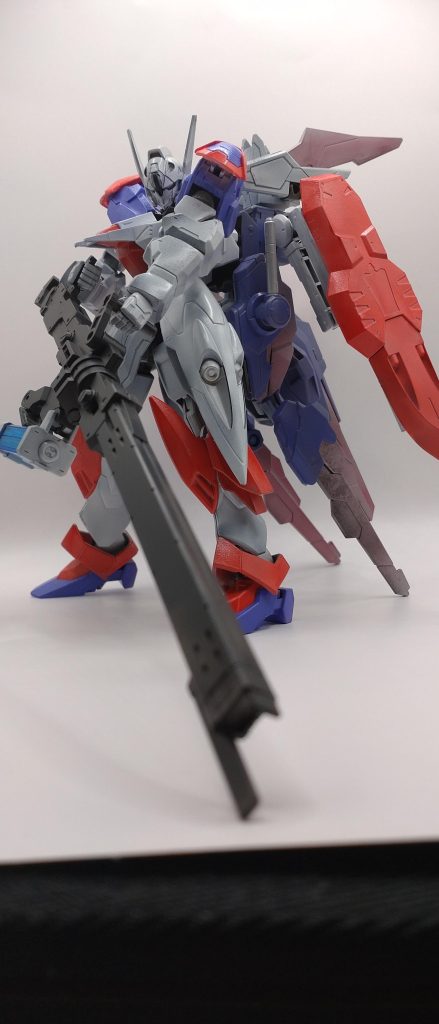 基本はルブリスとキマヴィダのミキシング。そこにリナーシタやトライエイジのパーツも混ぜました。白の部分は黒下地。本来は白撒いて終わりで良いかなとか思ってたけどリナーシタのパーツがちょっとちょっとちょっと〜！スケスケの助でござるよ〜？気づいておいでか〜？コレコレ〜！みたいな感じで下の成型色バリバリ透過するのでやむなく。