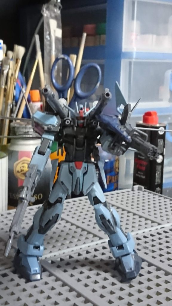 重武装&重装甲+高火力&機動力の強そうなモビルスーツって感じですね😅搭乗パイロットはヒロシ・イシバシ中尉(ナチュラル)で、海軍の戦闘機乗り上がりのパイロット