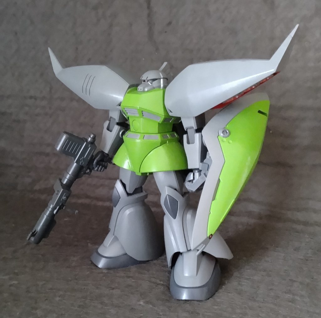 プルパップ式360mmロケット砲は、ジョニゲル、シールドはゲルググM(シーマ様専用)、シールド基部はギャン(Reviveじゃないほう) ウイングバインダーに内蔵されてる宇宙機雷はカット(制作ストーリーに投稿済) モノアイもいつも通り加工済