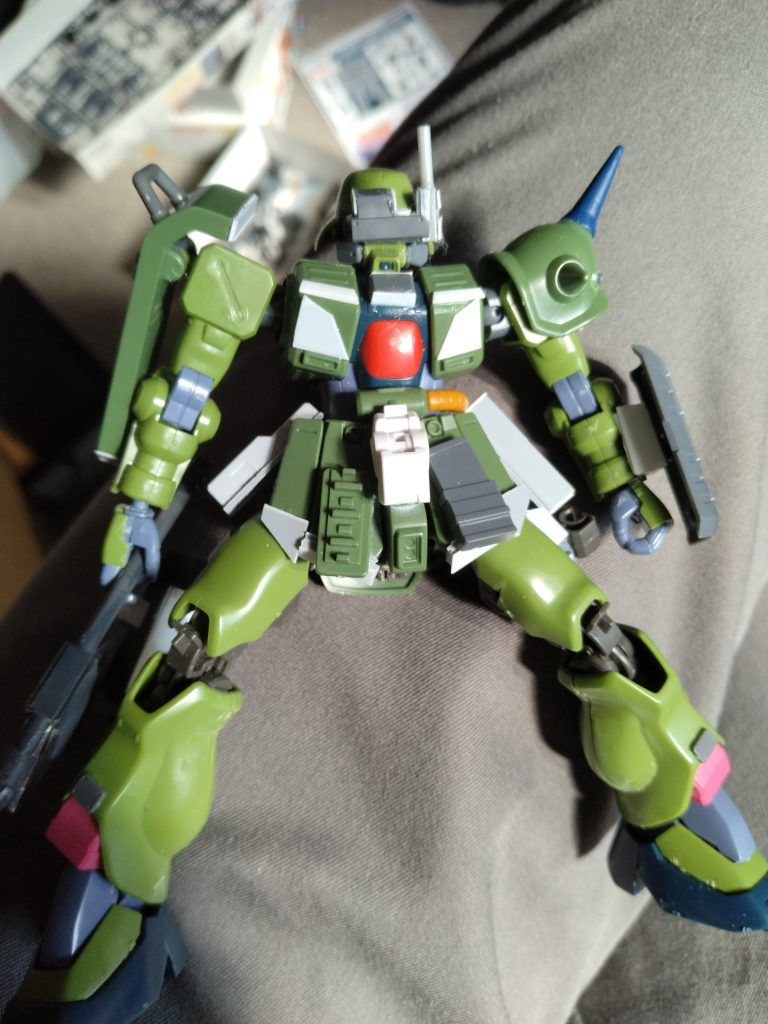 塗装前はこんな感じブラ版でディテール増やした