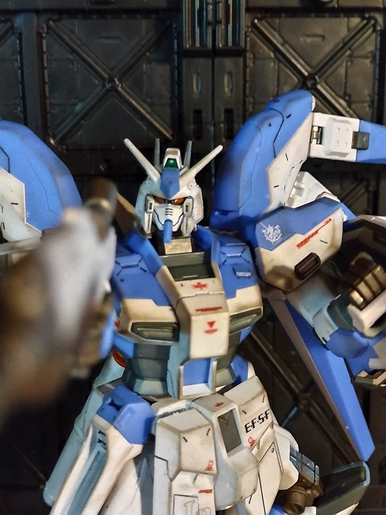 hi-νガンダム(お手軽ウェザリング)🔰初投稿–3枚目/制作者：nuts-san