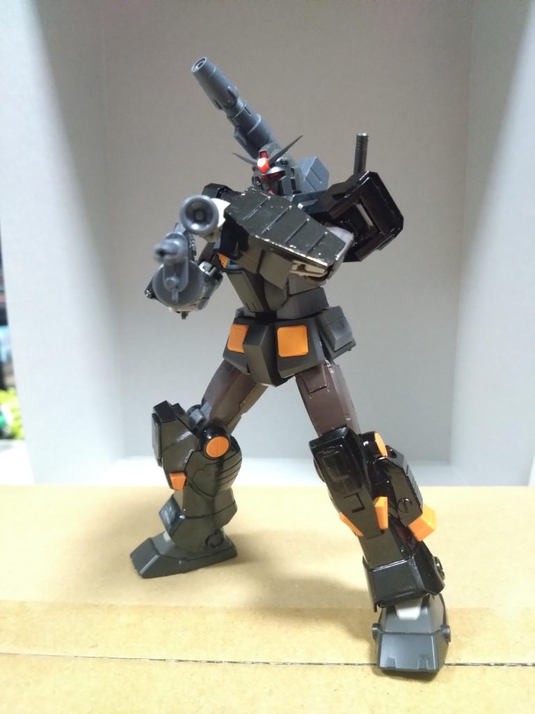 個人的な好みですがやはり背中にキャノンを背負うなら、スマートな機体より少し足がゴツい機体のほうが良いですね。満足いく形にできて良かったです。