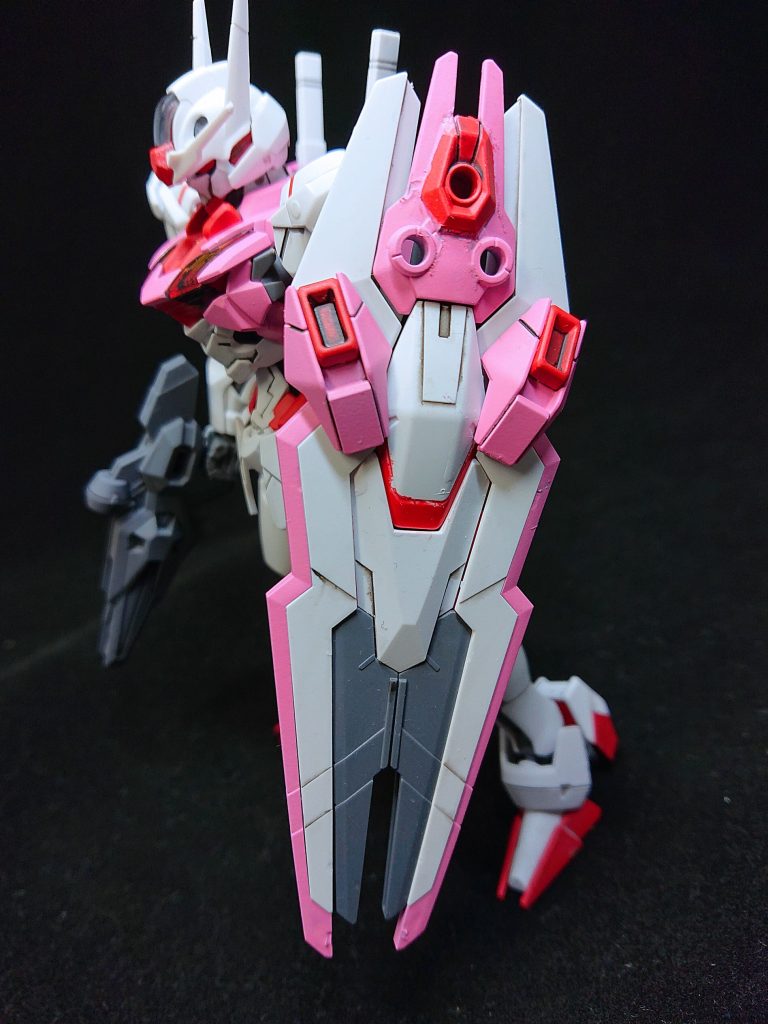 カラーレシピです。・本体白：ガンダムカラースプレー・MSホワイト・本体ピンク：Mr.カラースプレー・ピンク・本体赤：ガンダムカラースプレー・MSレッド・フレーム、ライフル：ガンダムカラースプレー・MSジオングレー・ビームエフェクト：Mr.カラースプレー・クリア―ブルー