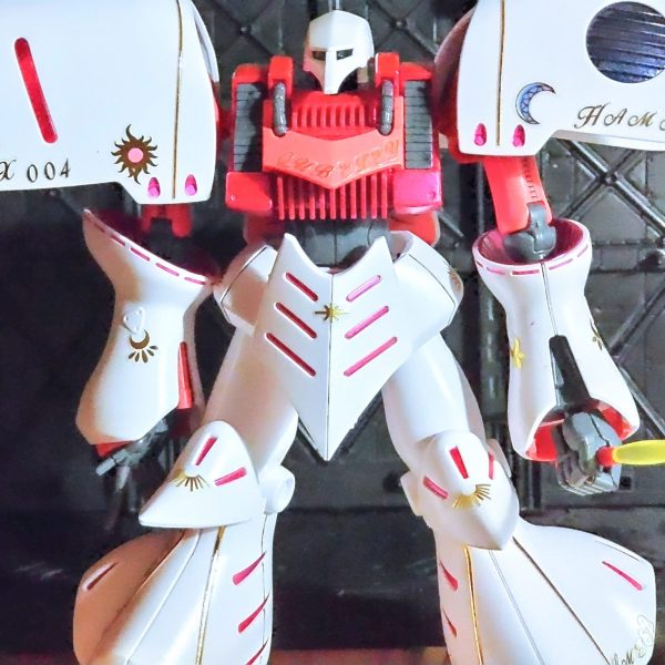 ハマーン専用キュベレイ〜百均のネイルシールを添えて〜