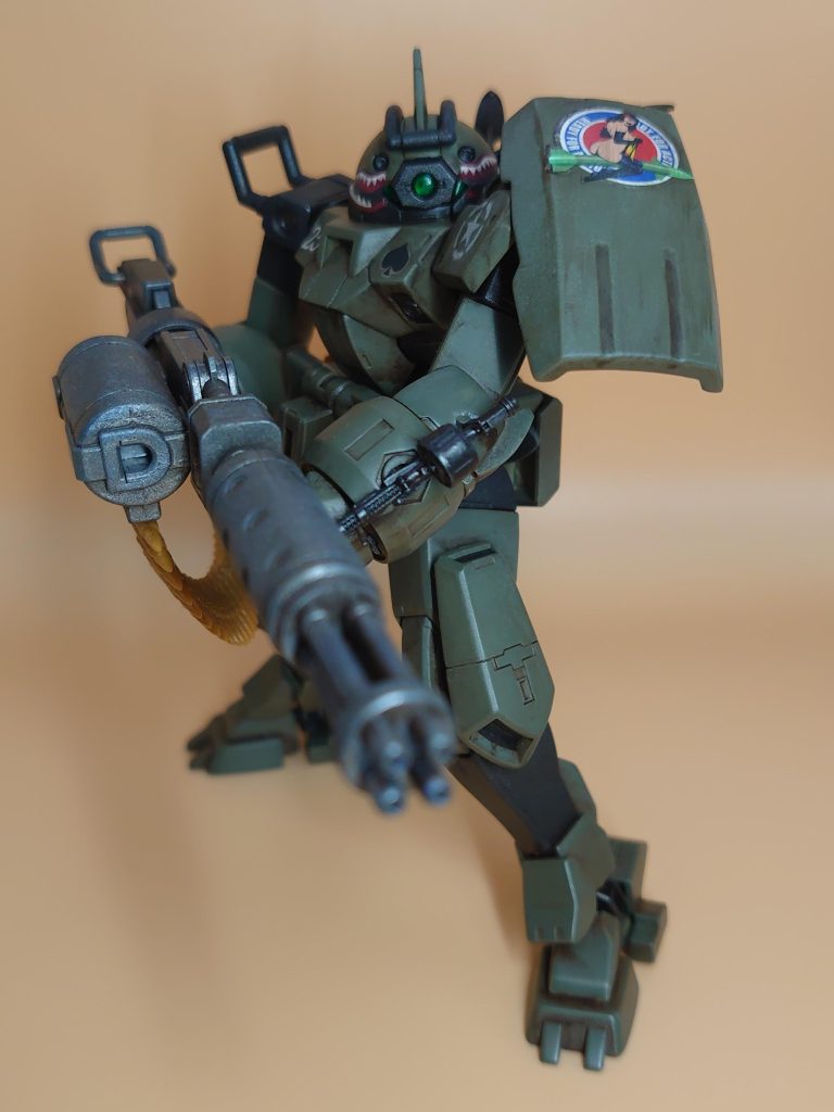 全体像 このデミトレ君は「水星の魔女」に登場するMSの中でも特にグッとくるデザインですよね!いい意味でモブっぽいというか、クセがないので自分色に仕上げるのが楽しい機体です!