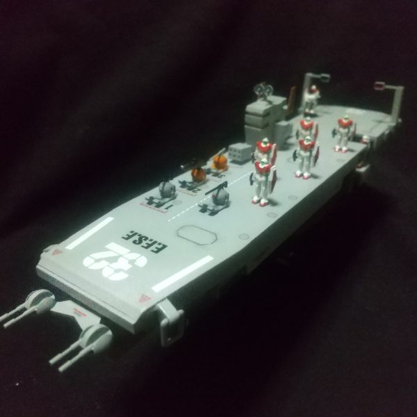 地球連邦軍第３2部隊補給艦(サラミス改)