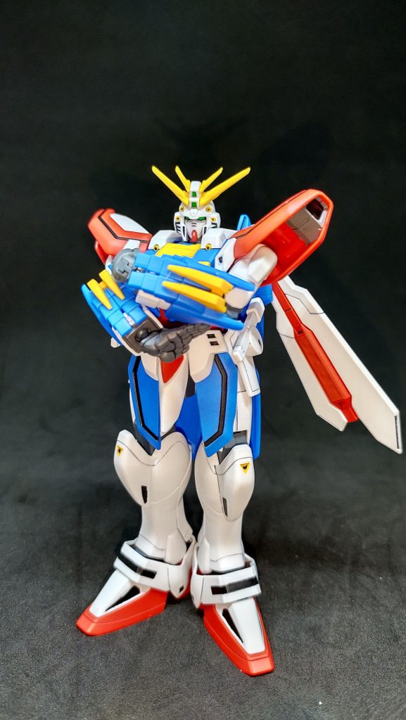  ゴッドガンダムといえばこれ、OPとかでよく見る腕組み。···ですが、このキットでばっちり、というわけにはいかなかったです。