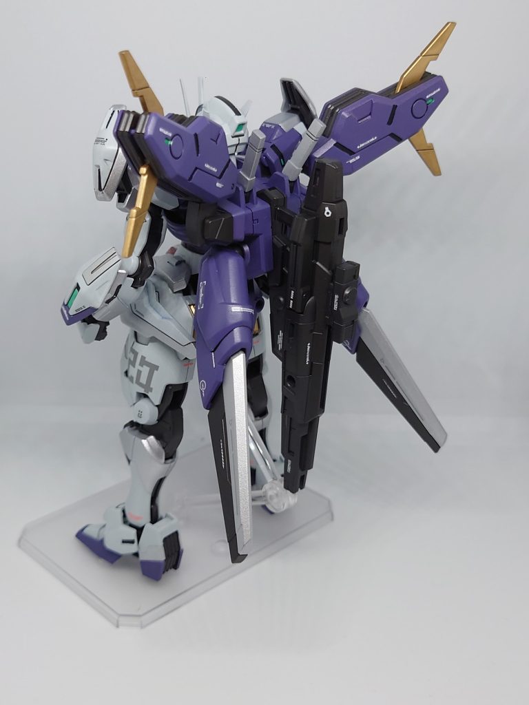 脚部関節パーツを30mmのもと置き換えて少しだけ足を延長しています。