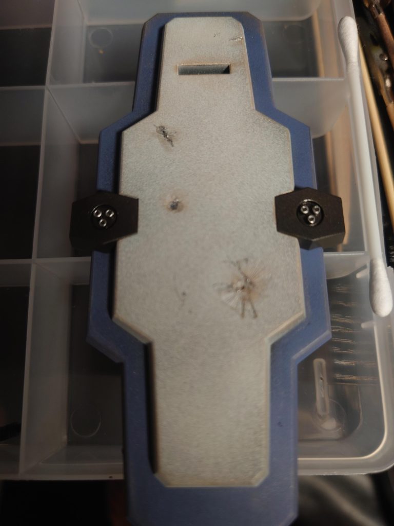 デカール前のシールド。これくらいしか制作中の写真がなく……