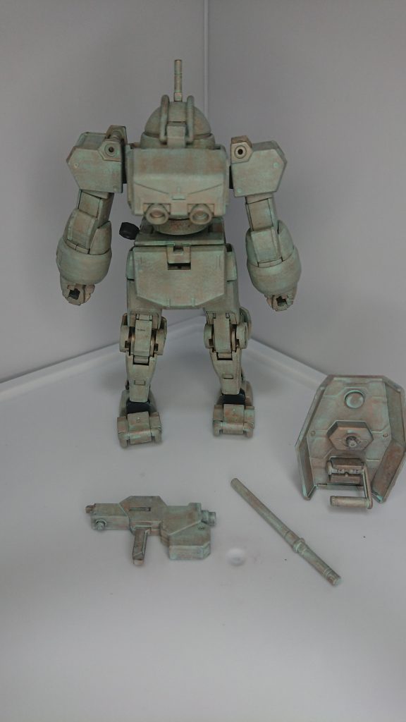 装備品後ろ。写真がかぶってしまってるけど気にしない。