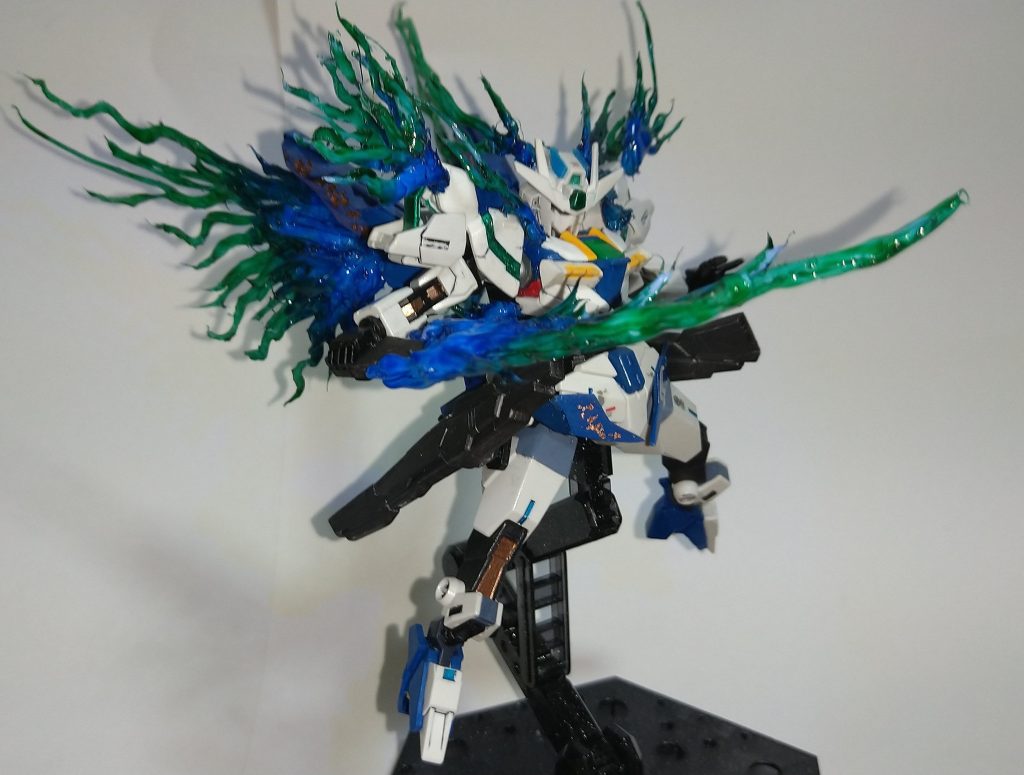 武装5 フレイムサーベルIフィールドの嵐をまとい、ビームシールドを切り裂きます。このエフェクトもグルーガンです。